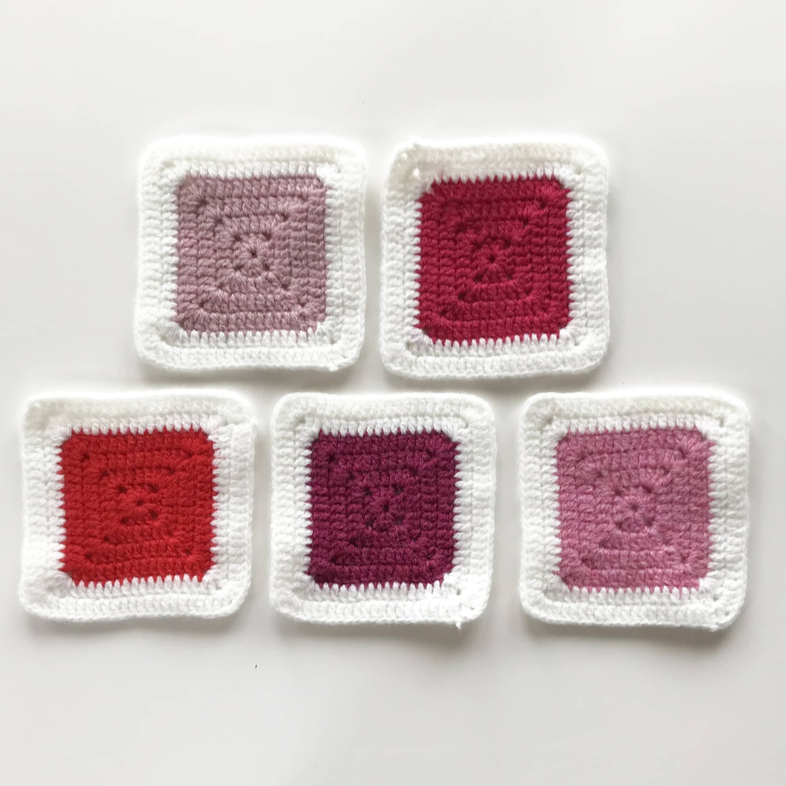 Pro Yarn Studio Five Colour Granny Square Crochet Blanket Kit. Red colour swatches